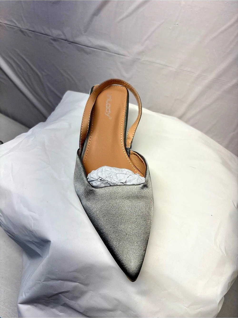 Order-11 Pointed Toe Slingback Heels in Gray US 7 Like New